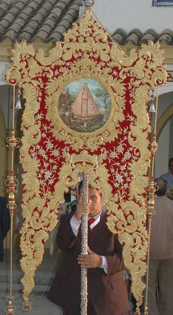 estandarte cofradia Matriz Virgen de la Cabeza