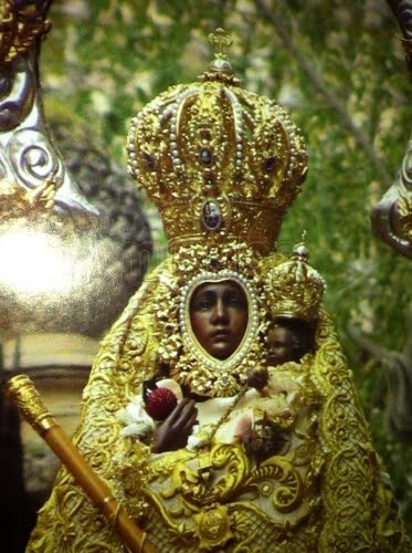 manto recoronacion y corona Virgen de la Cabeza