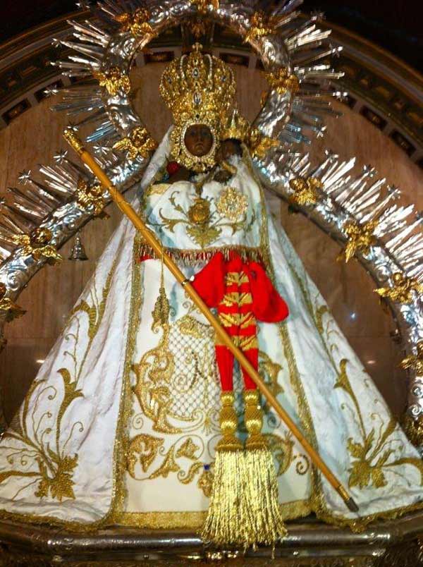Virgen de la Cabeza con manto blanco
