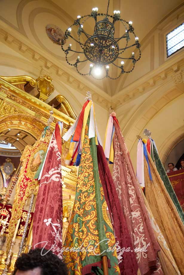 banderas-santuario-Virgen-de-la-Cabeza