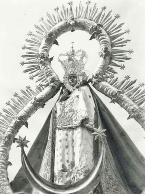 Virgen de la Cabeza blanco y negro