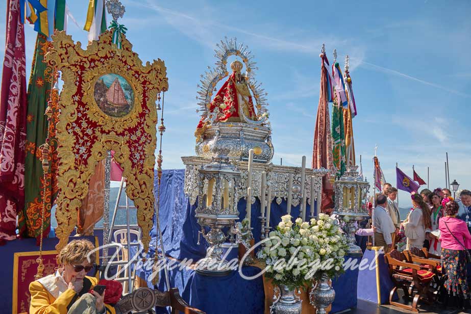 romería Virgen-de-la-Cabeza altar