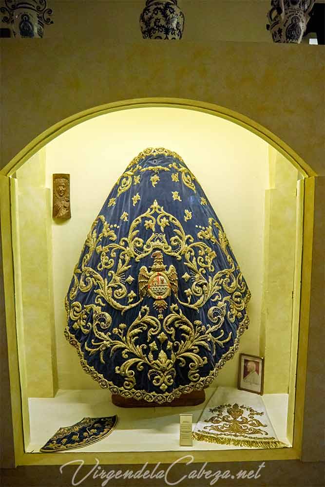 manto Museo santuario Virgen de la Cabeza