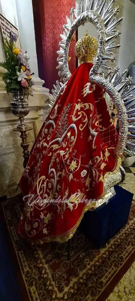 Virgen Torredelcampo manto rojo