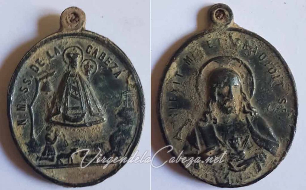 Medalla Virgen antigua
