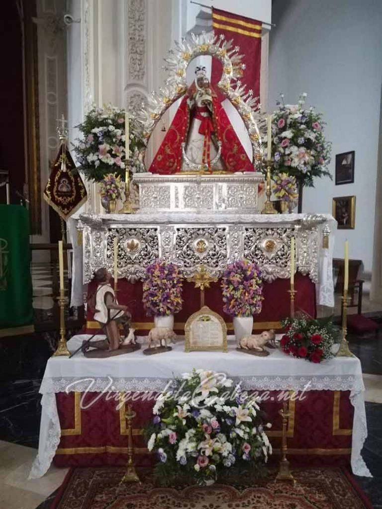 Virgen Bujalance en altar