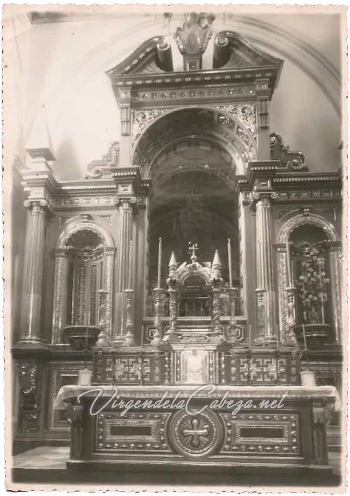 Construcción altar santuario Virgen de la Cabeza