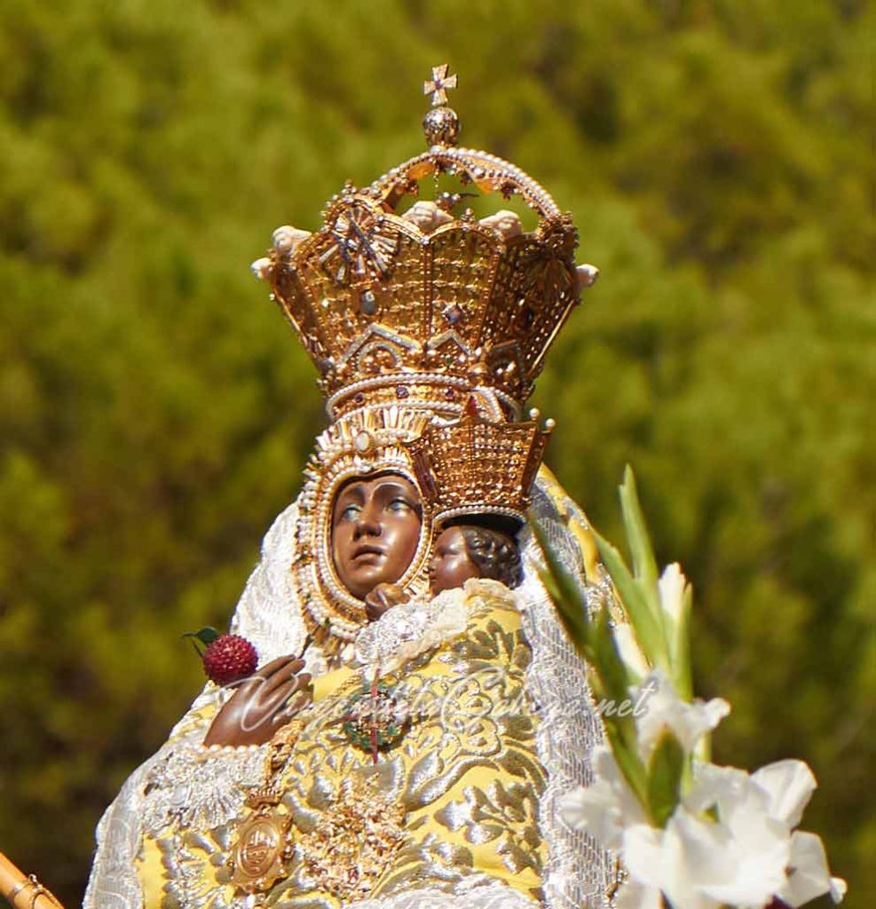Corona Virgen canasto