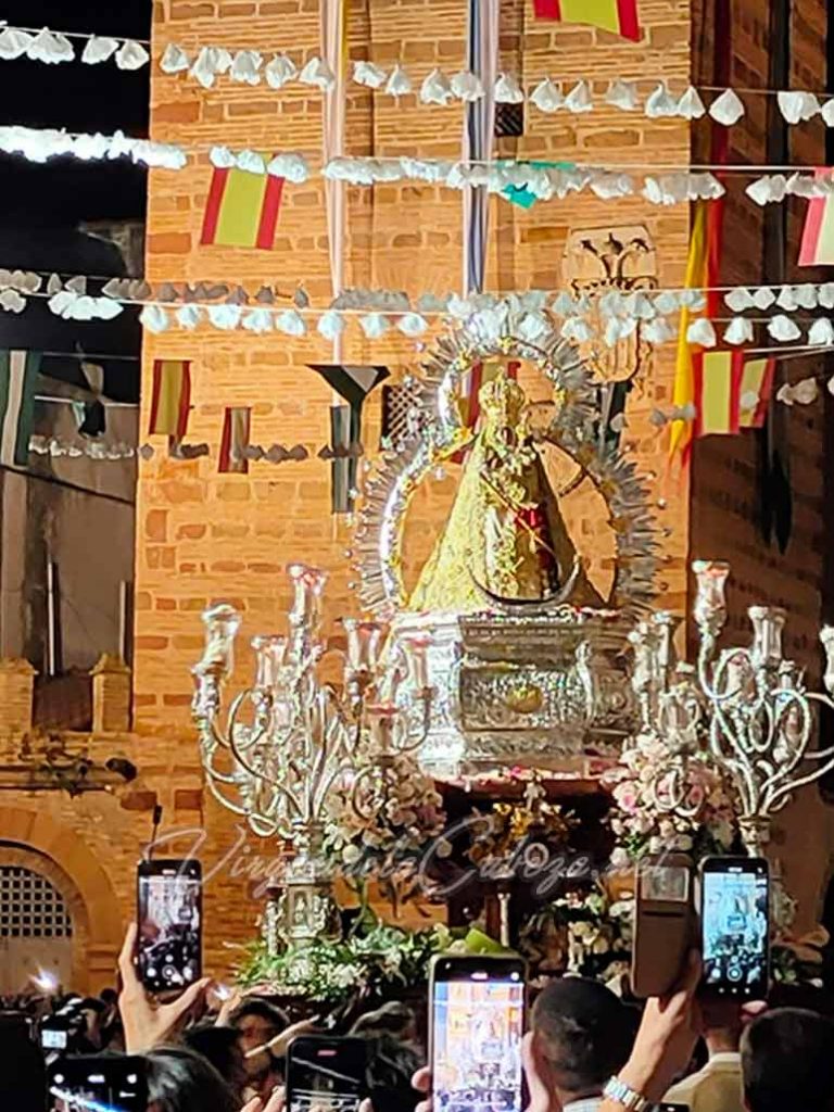 Procesión Virgen de la Cabeza Andújar bajada