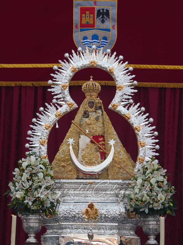 Manto Virgen oro centenario