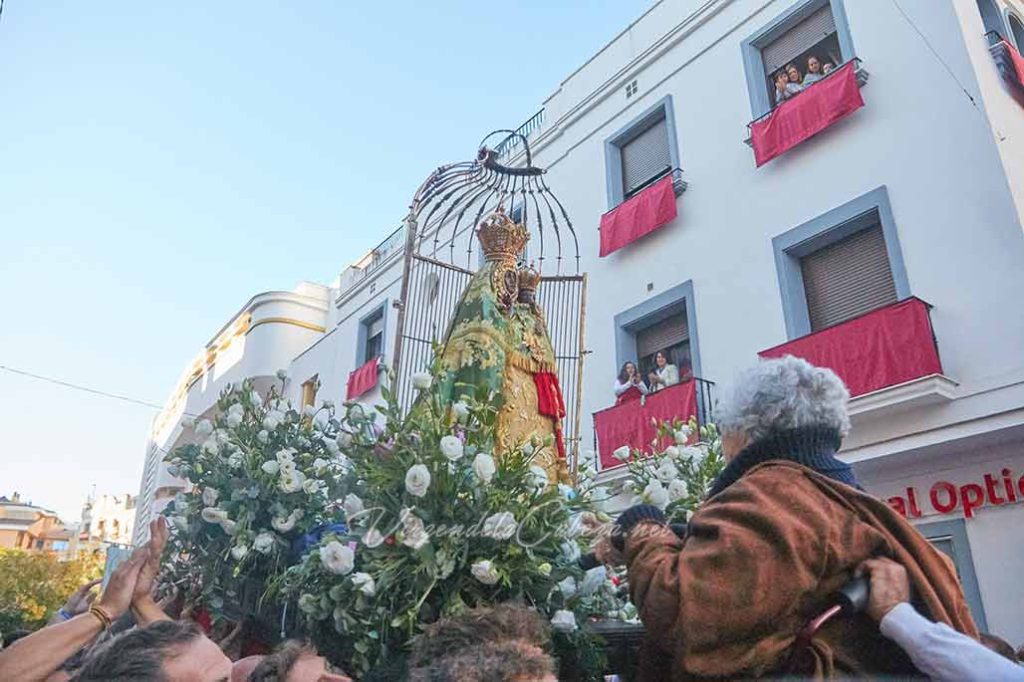 Bajada 2022 Virgen jaula por calles de Andújar