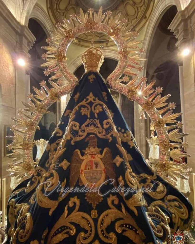 Trasera manto con escudo de Andújar