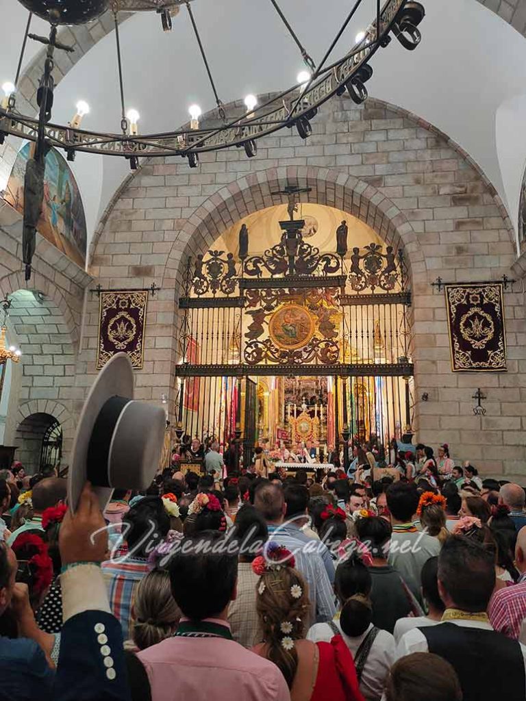 presentación cofradía santuario Virgen de la Cabeza romería Andújar