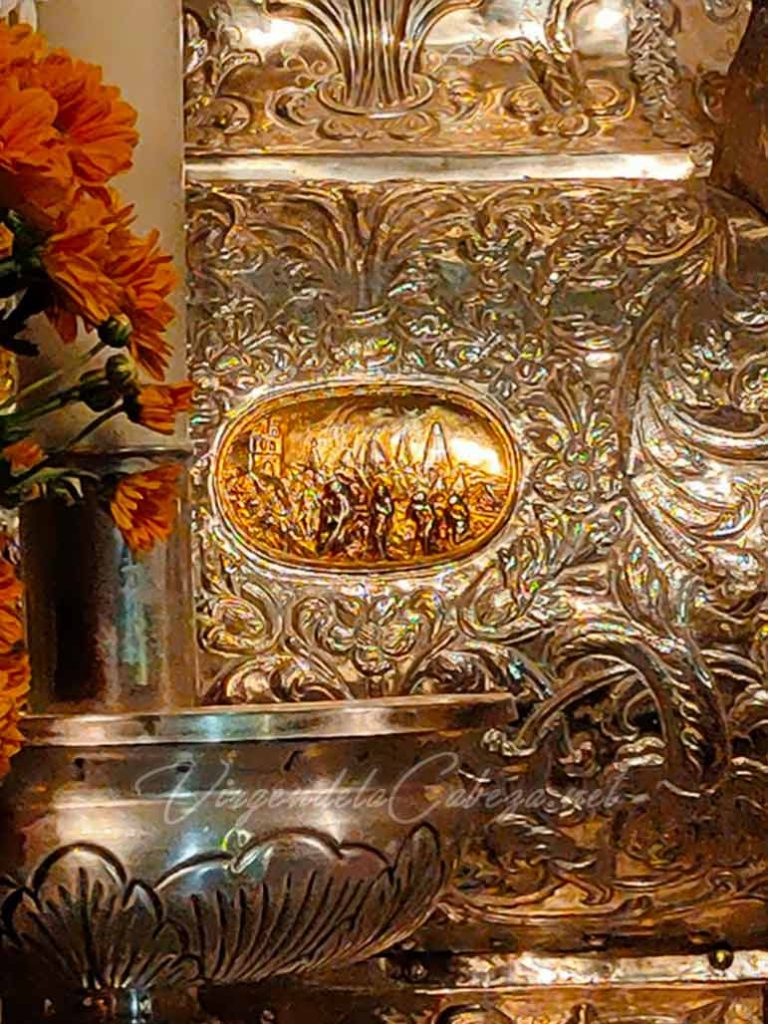 Peana Virgen de la Cabeza, detalle grabado