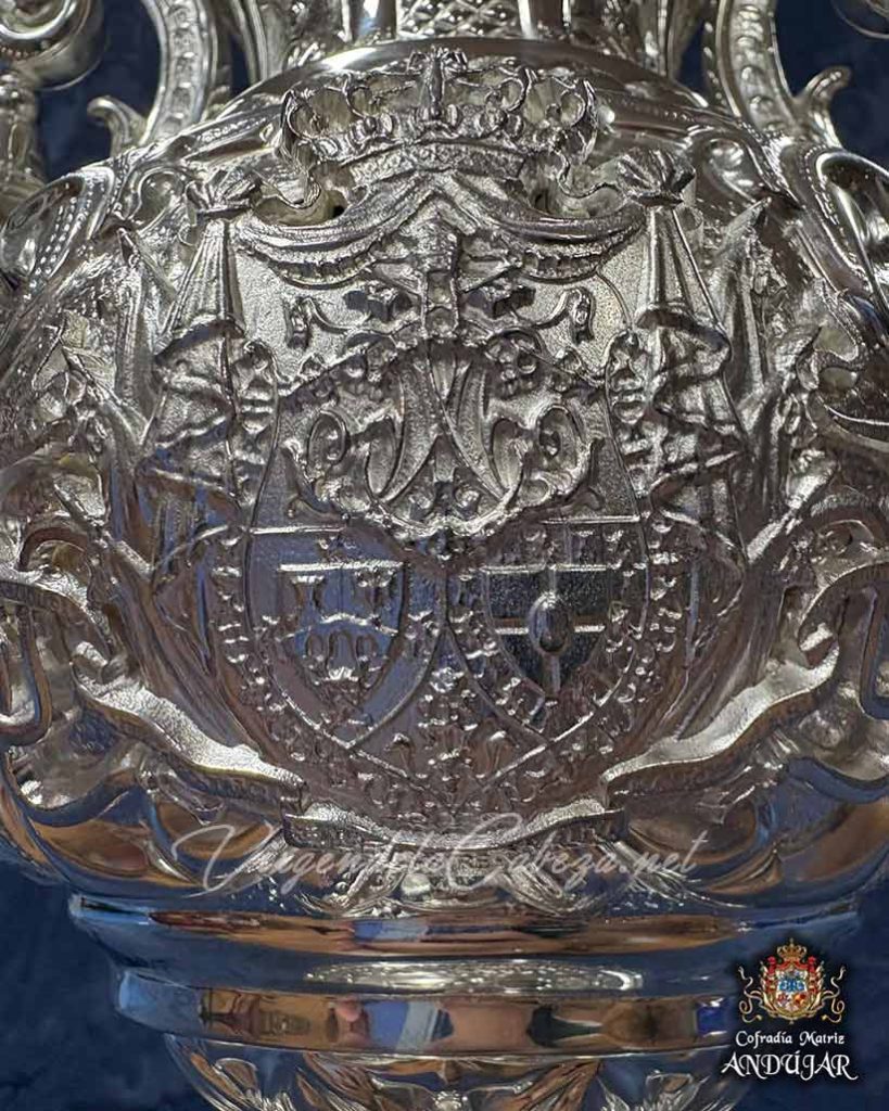 Jarra Virgen de la Cabeza escudo cofradía