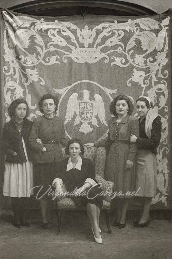 bordadoras bandera hermanos mayores 1950