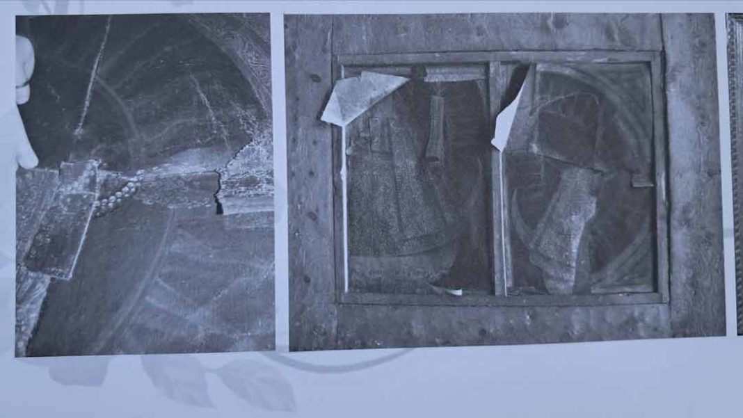 detalle-reverso-cuadro-trozos-pintura-Virgen-de-la-Cabeza